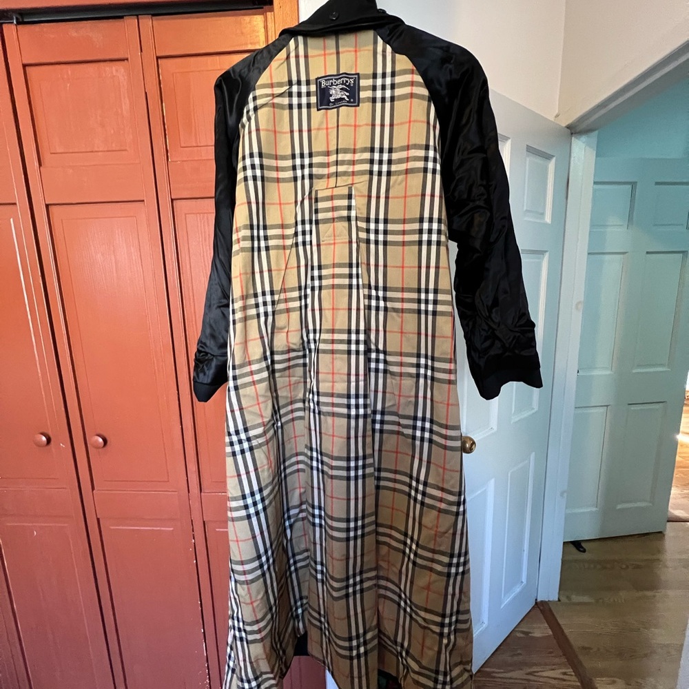 Burberry Black and Beige Checkered Coat - Picture 5 of 12